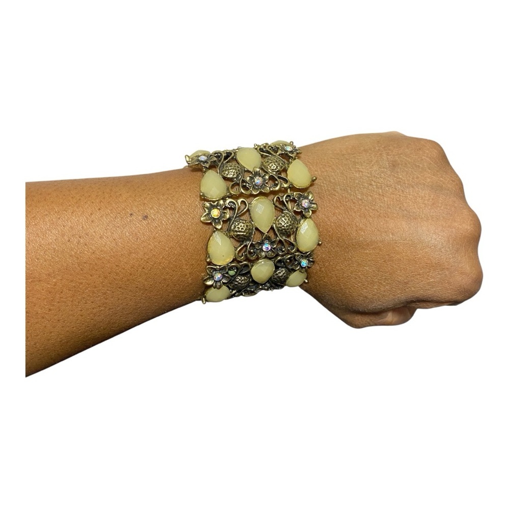 Vintage Gold and Cream Women's Bracelet - Picture 3 of 5
